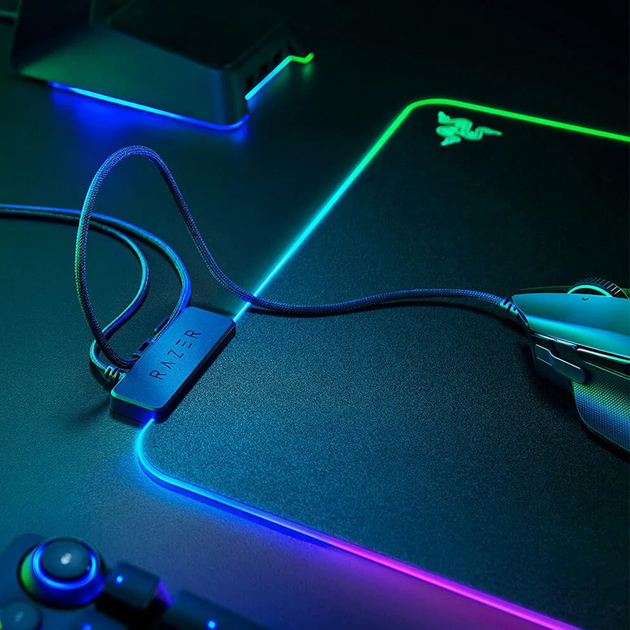Podloga za miš Razer Firefly V2 - Hard Surface Mouse Mat with Chroma - FRML Packaging RZ02-03020100-R3M1 - Image 3